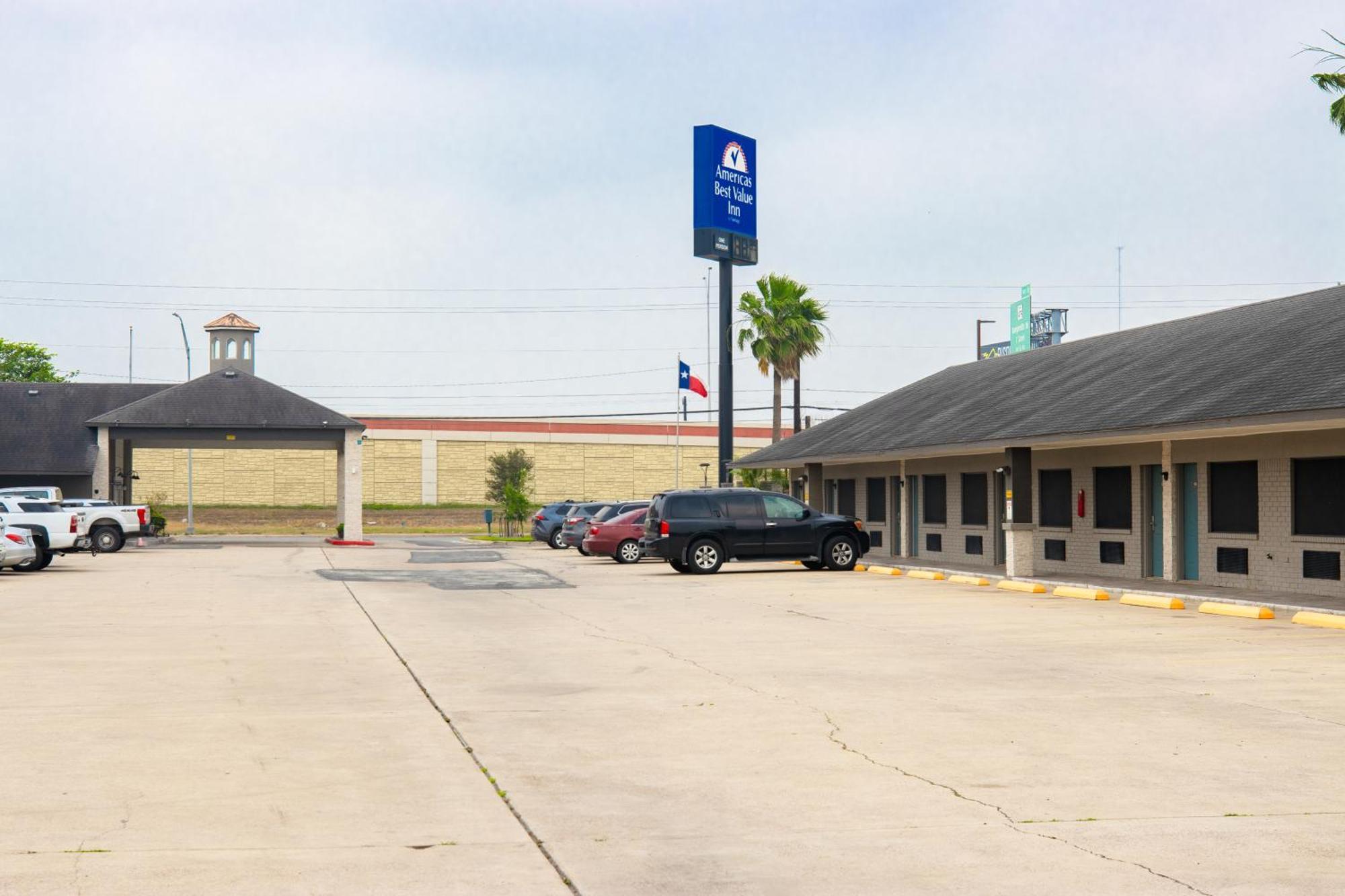 Americas Best Value Inn Харлинген Экстерьер фото