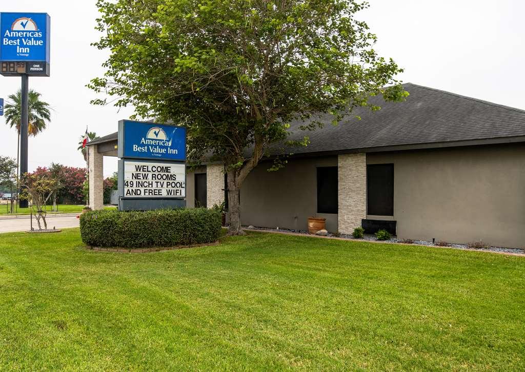 Americas Best Value Inn Харлинген Экстерьер фото